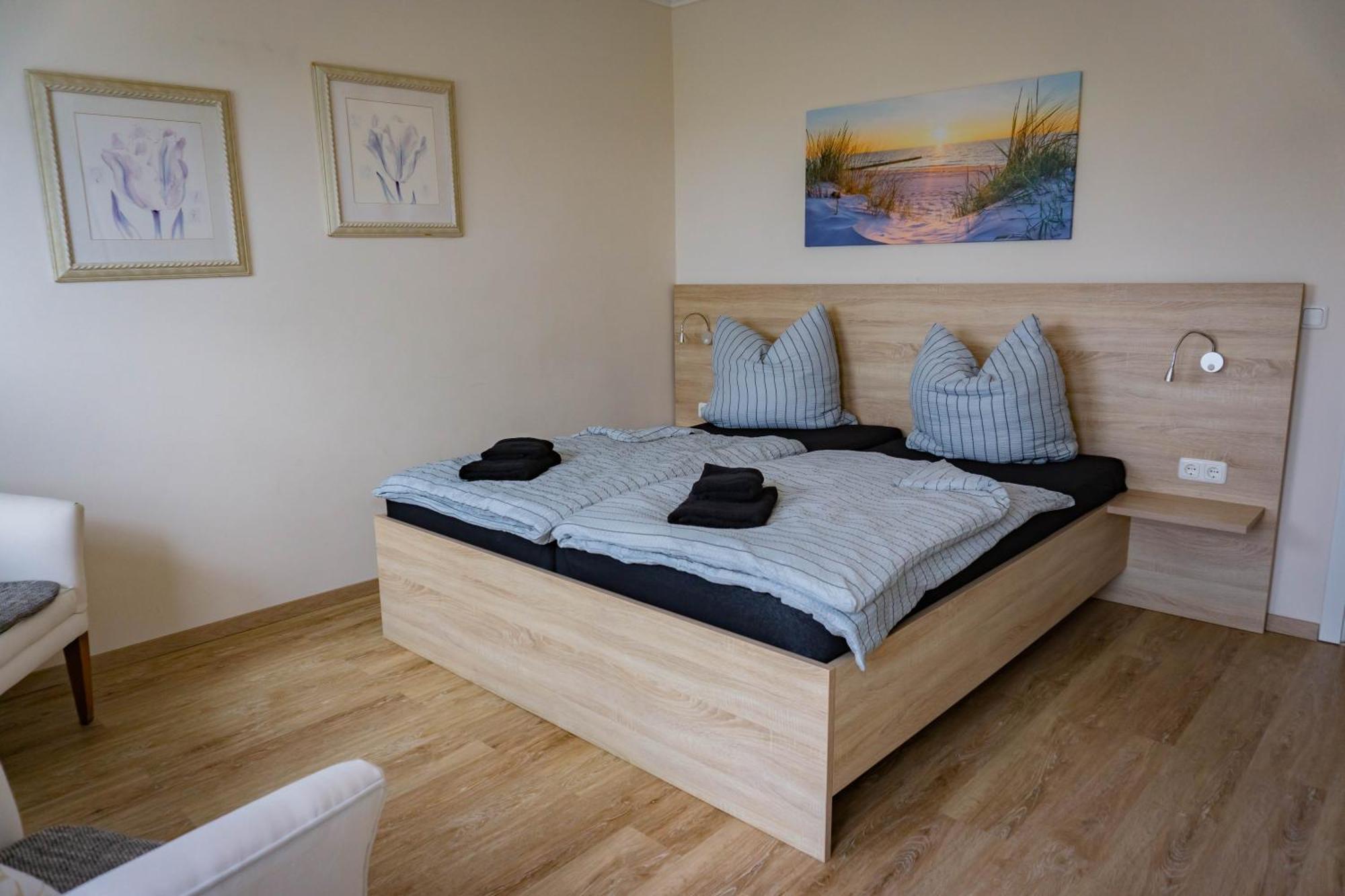 Ferienwohnung Haus Strandglueck - Urlaub Mit Blick Auf Den Duemmer See Lembruch Exterior foto